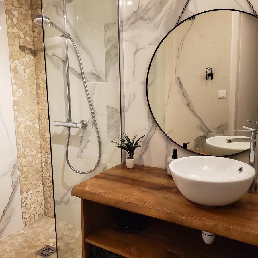Appartamento Joli T4 rénové climatisé entre St Charles/le Vieux-port Marsiglia Esterno foto