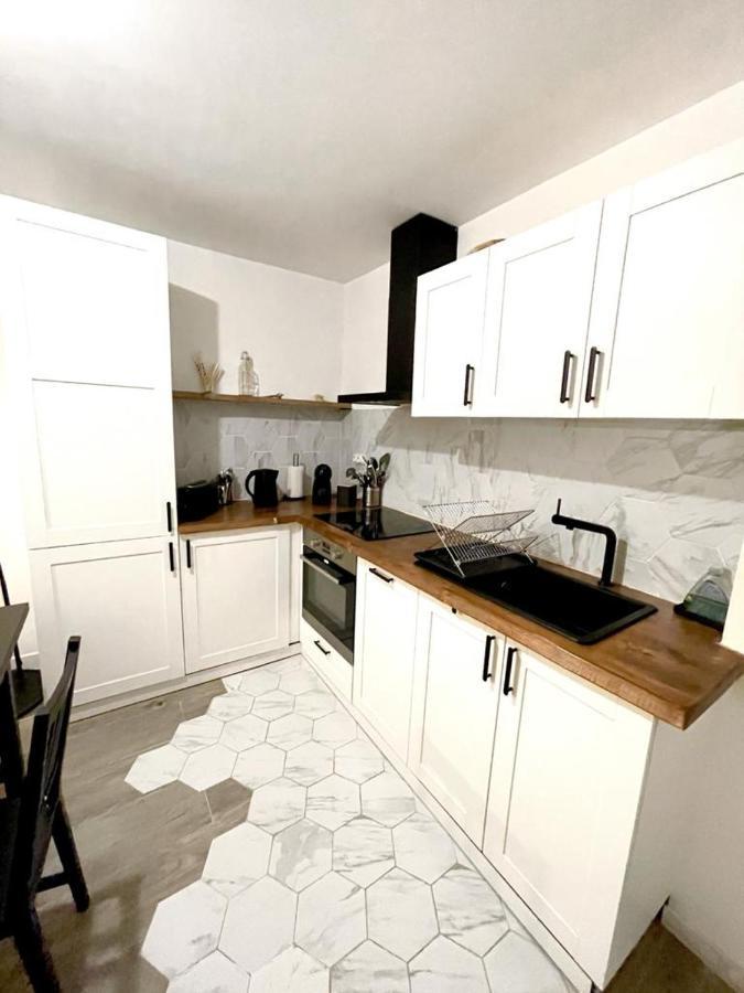 Appartamento Joli T4 rénové climatisé entre St Charles/le Vieux-port Marsiglia Esterno foto